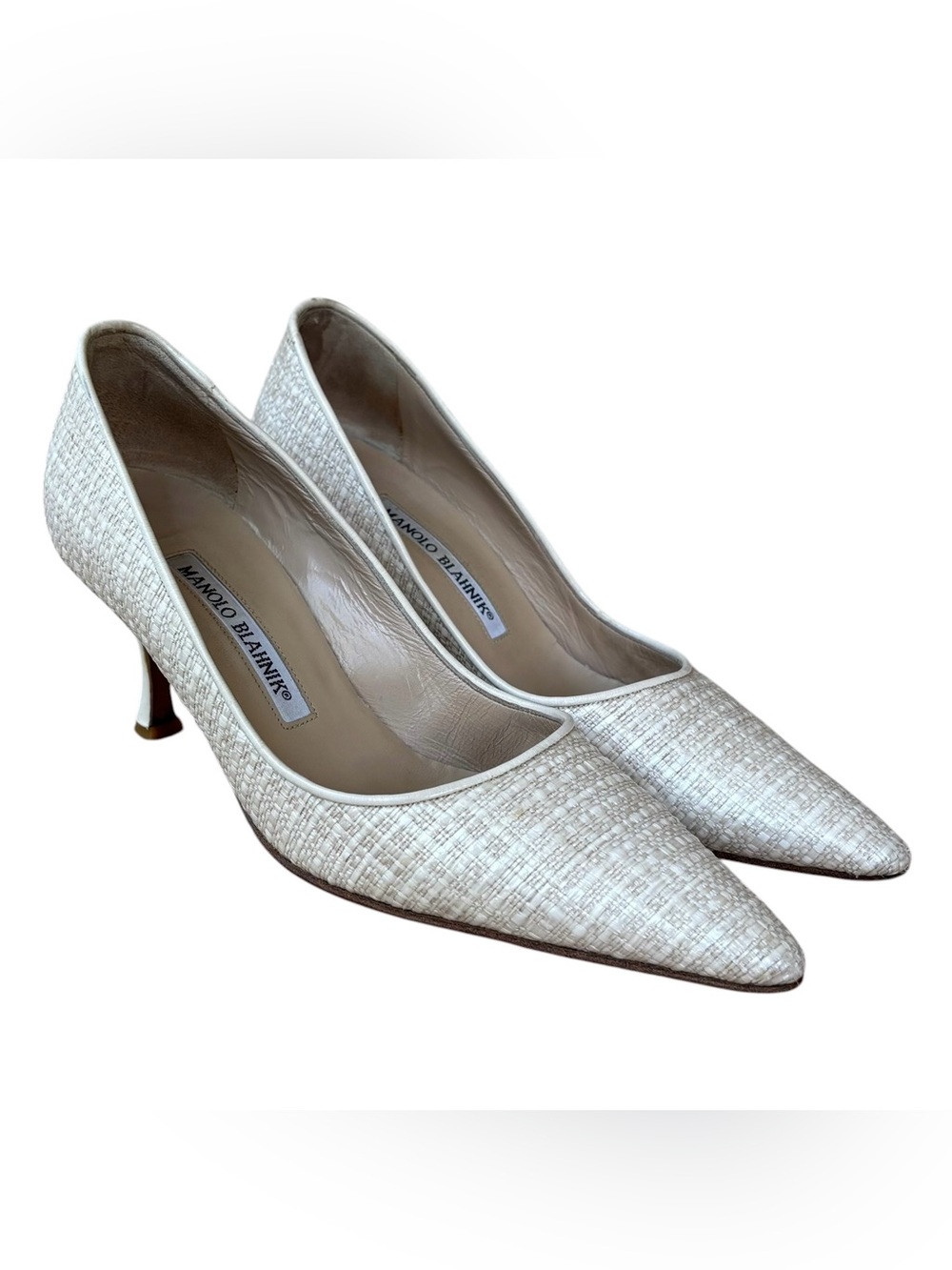 MANOLO BLAHNIK Ivory Woven Raffia & Patent Leather Heels
